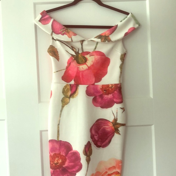 Dresses & Skirts - Off the shoulder dress